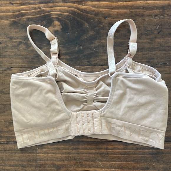 Sublime® Hands-Free Pumping & Nursing Bra - Picture 2 of 6